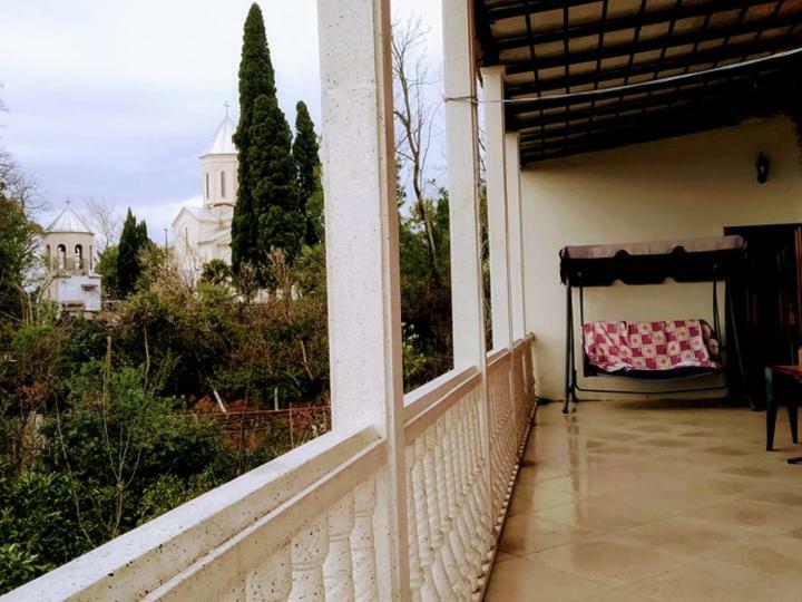 Guest House Ukimerioni Kutaisi Exterior photo
